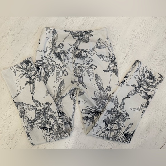 SOFT SURROUNDINGS Straight Leg Ankle Pull On Pants Size XS - Picture 3 of 11